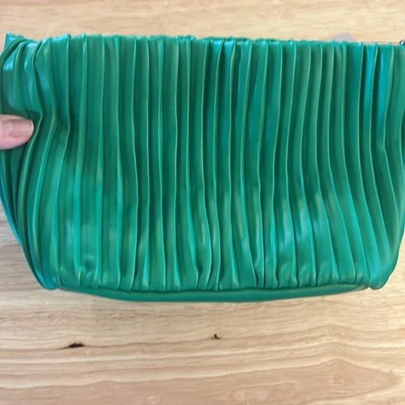 3AM Forever Green Clutch-Crossbody Purse NEW - Picture 2 of 7